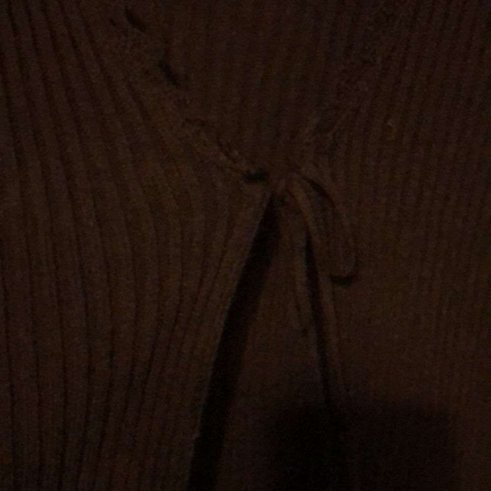 Definitely sweater - Picture 2 of 3